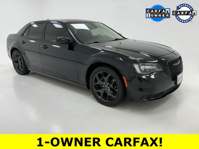 2021 Chrysler 300 Touring RWD