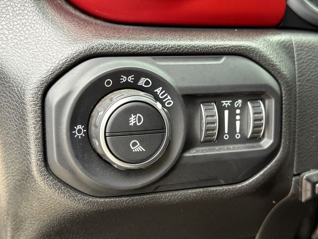 Used 2022 Gray Jeep Rubicon image 21