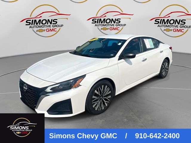 Pearl White Tricoat 2024 Nissan Altima Sedan Front-Wheel Drive Continuously Variable Transmission