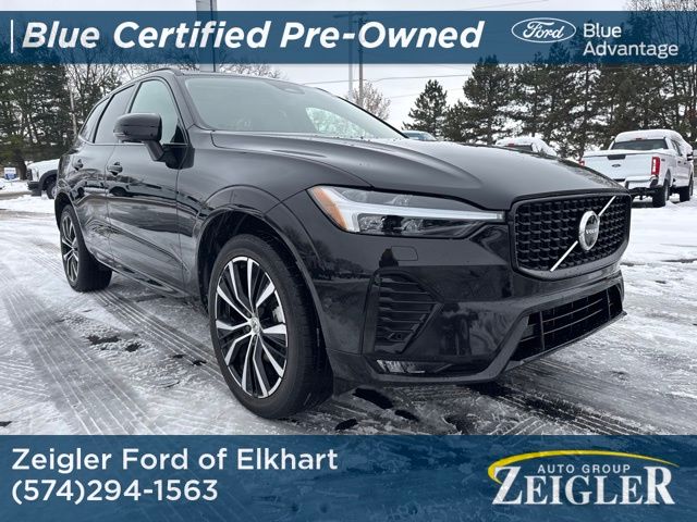 2024 Volvo XC60 B5 Plus Dark Theme AWD