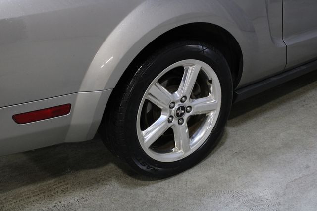 Used 2008 Silver Ford V6 Deluxe image 25