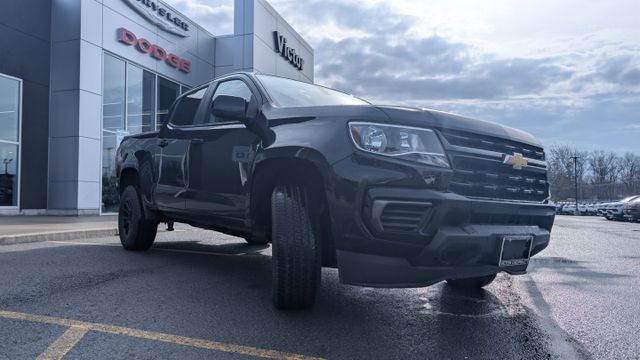 View vehicle photo 3