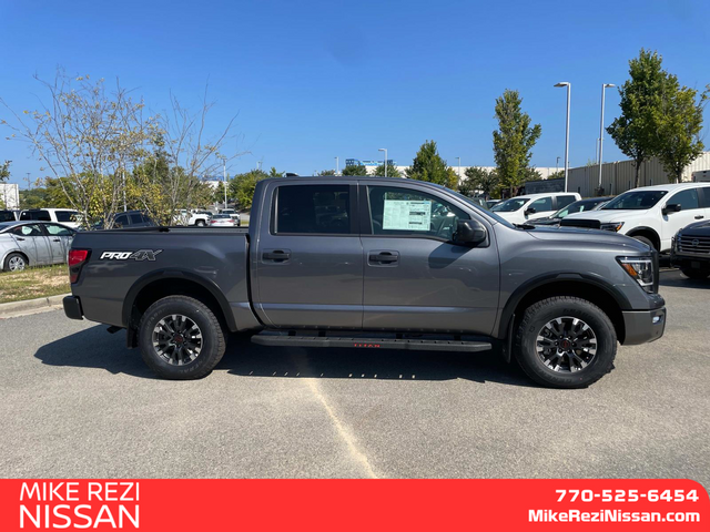 2024 Nissan Titan PRO-4X 2