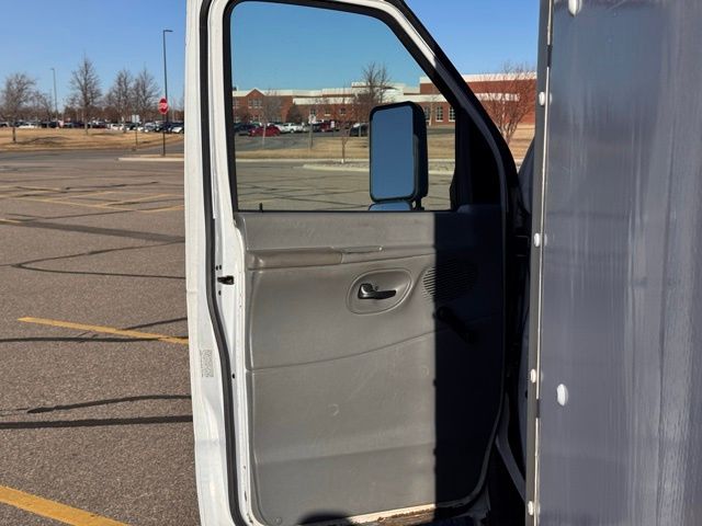 2008 Ford E-450 Cutaway 