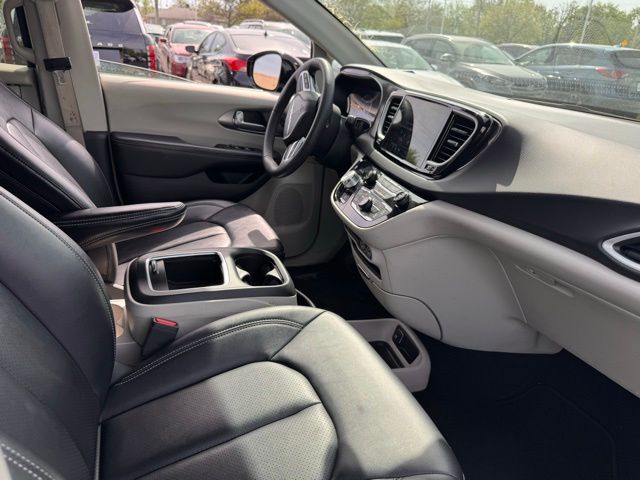 Used 2024 Chrysler Pacifica For Sale in Indianapolis, IN