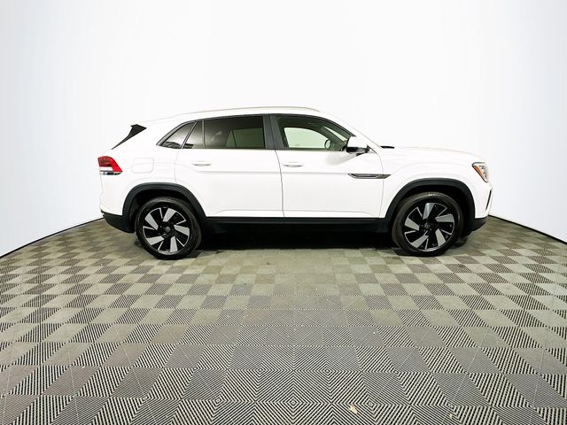2024 Volkswagen Atlas Cross Sport 2.0T SE w/Technology photo