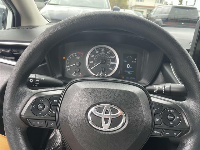 2022 Toyota Corolla LE 26