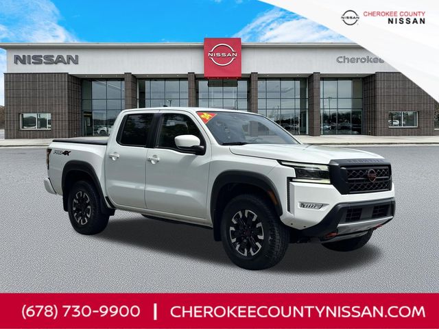Glacier White 2024 Nissan Frontier PRO-4X Crew Cab 4WD Pickup Truck Four-Wheel Drive 9-Speed Automatic Overdrive