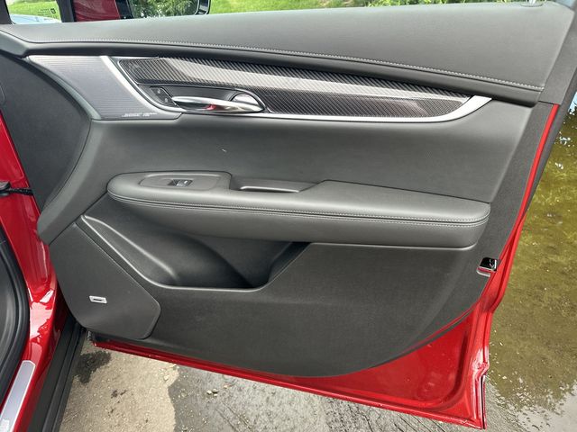 2024 Cadillac XT6 Sport photo