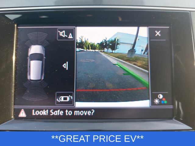 Used 2015 White Volkswagen SEL Premium image 22