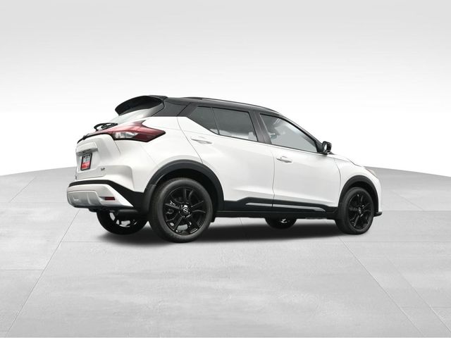 2024 Nissan Kicks SR 29