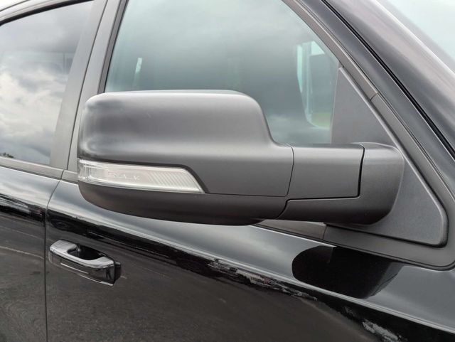 2022 Ram 1500 Big Horn Crew Cab 4x4 5'7" Box