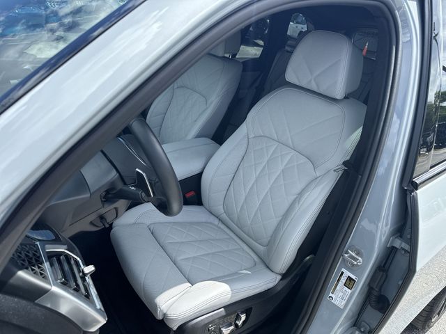 Used 2025 Gray BMW sDrive40i image 12