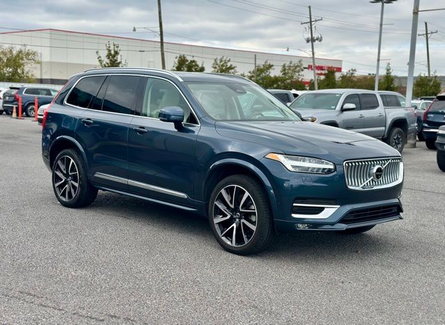 2024 Volvo XC90 B5 Plus