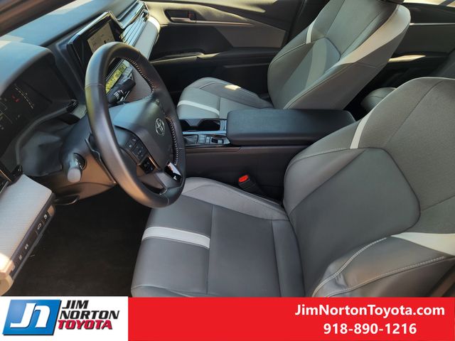 2025 Toyota Camry SE photo 12