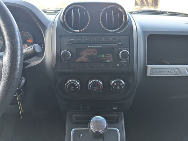 2014 Bright White Clearcoat Jeep Compass Sport 4X4 SUV