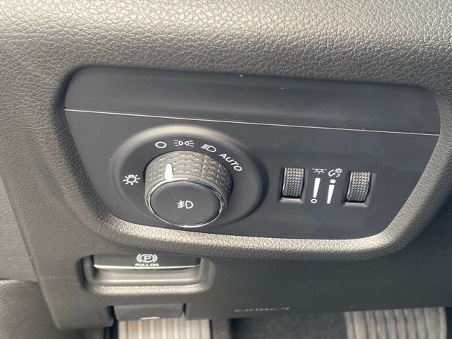 new 2025 Jeep Grand Cherokee car, priced at $52,418