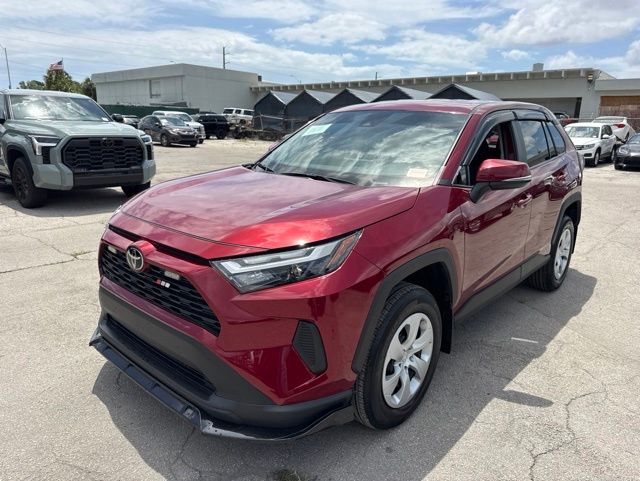 2025 Toyota RAV4 LE - Photo 7