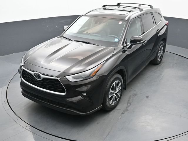 2022 Toyota Highlander XLE 42