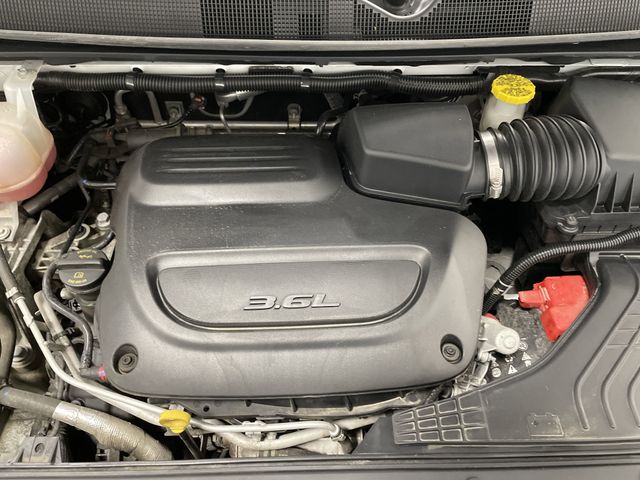 2023 Chrysler Pacifica Touring L photo