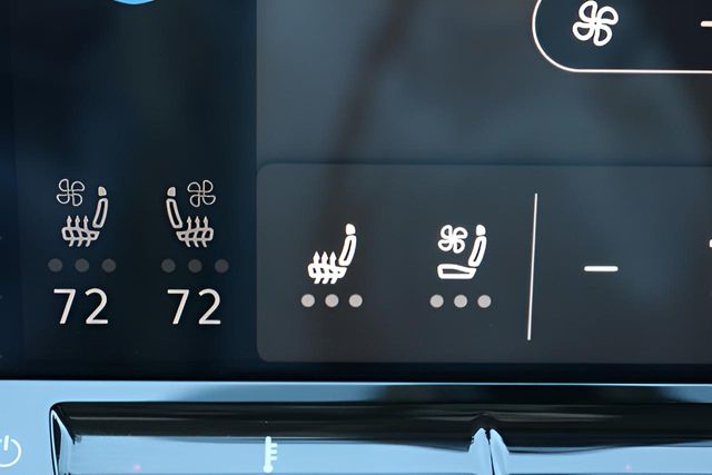 Used Car 2025 Volkswagen Atlas  2.0t Se W/technology For Sale Under $35,000 In Austin, Texas