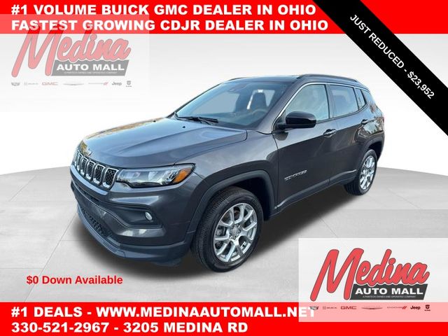 Gray (Granite Crystal Metallic Clearcoat) 2023 Jeep Compass Latitude Lux 4WD SUV / Crossover Four-Wheel Drive 8-Speed Automatic