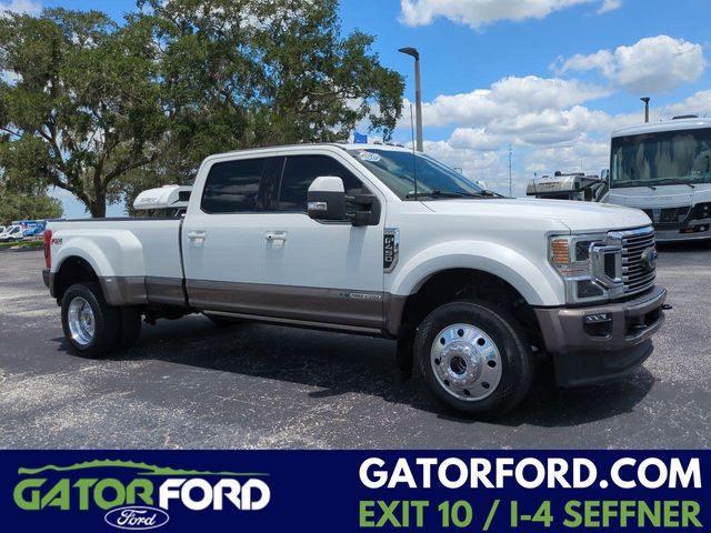 Star White Metallic Tri-Coat 2022 Ford F-450 Super Duty King Ranch Crew Cab LB DRW 4WD Pickup Truck Four-Wheel Drive Automatic