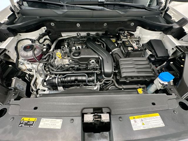 2023 Volkswagen Taos 1.5T SEL White at Bob Ruth Ford