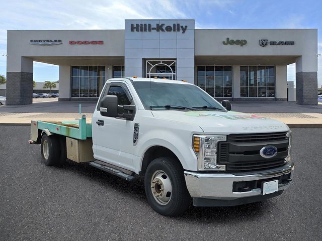 Oxford White 2019 Ford F-350 Super Duty Chassis XL DRW RWD Pickup Truck 4X2 6-Speed Automatic