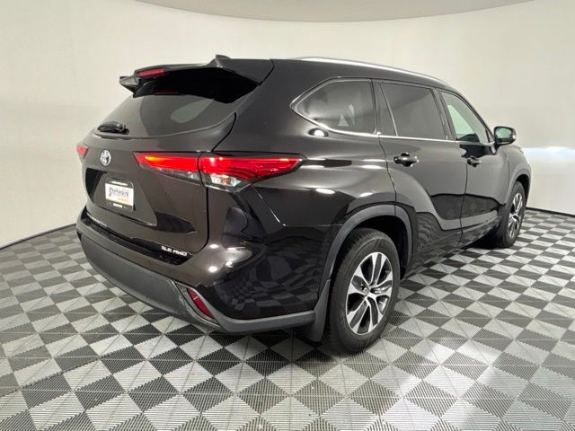 Used 2021 Toyota Highlander SUV