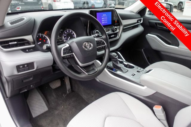 used 2023 Toyota Highlander car, priced at $32,900