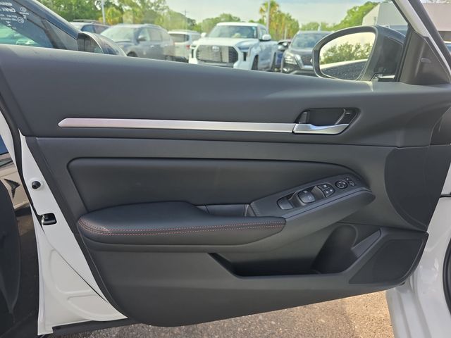 New 2026 White Nissan 2.5 SR image 13