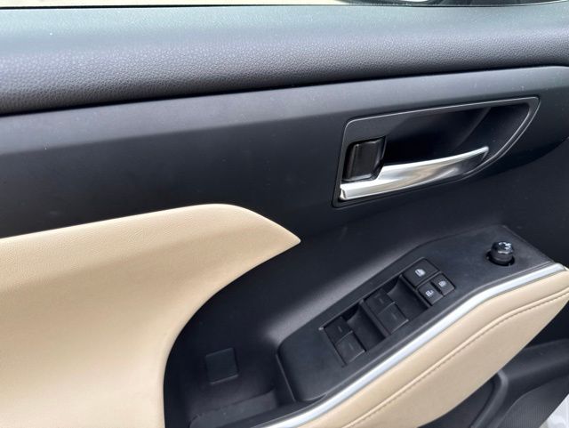 2024 Toyota Highlander XLE Beige at Bayway Cadillac Southwest
