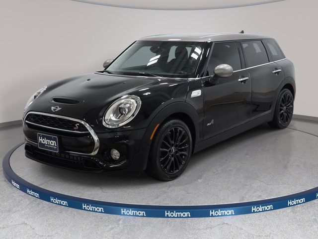 2017 MINI Cooper Clubman Negro (Midnight Black Metallic) Vagón Tracción en las cuatro ruedas Automática