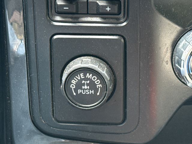 Used 2022 Black Ford XLT image 19