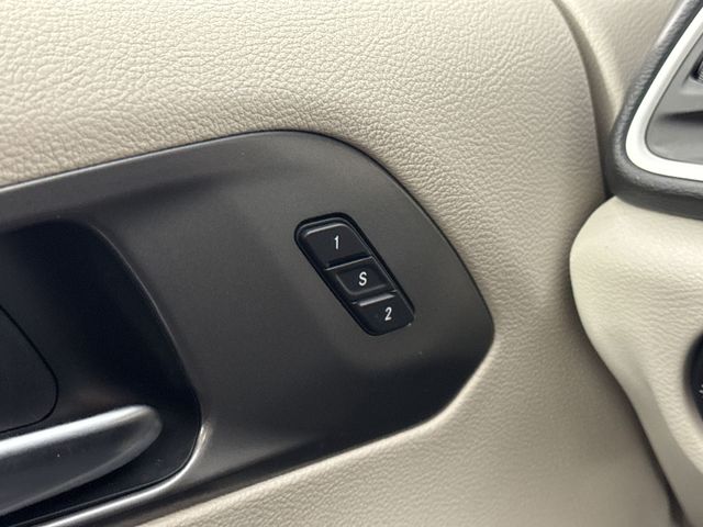 Used 2023 Chrysler Pacifica For Sale in Indianapolis, IN