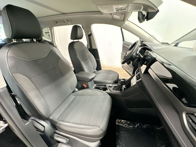 2026 Volkswagen Taos 1.5T SE Black Black at Subaru and VW of Moon Township