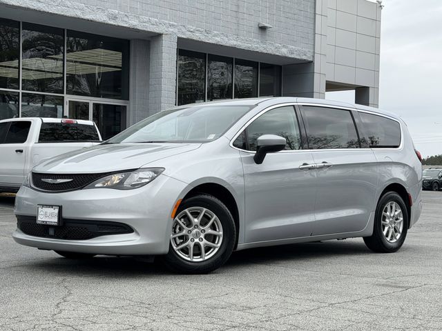 Silver Mist Clearcoat 2023 Chrysler Voyager LX FWD Minivan Front-Wheel Drive 9-Speed Automatic