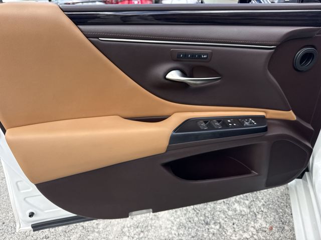 2021 Lexus ES - $33,498