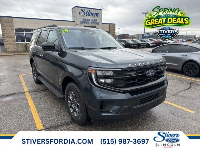 2025 Ford Expedition Active 4WD