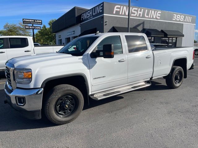 White 2018 GMC Sierra 2500HD Pickup Truck Four-Wheel Drive 6-Speed Automatic Overdrive