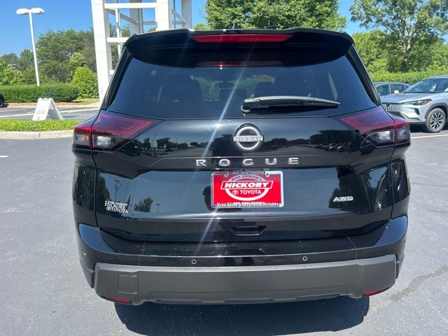 2025 Nissan Rogue SV - Photo 8