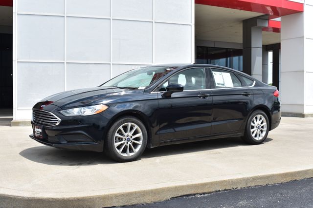 Used 2017 Ford Fusion SE with VIN 3FA6P0HD0HR369665 for sale in Quincy, IL