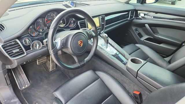 2016 Porsche Panamera