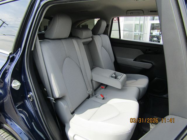 used 2022 Toyota Highlander car, priced at $29,499