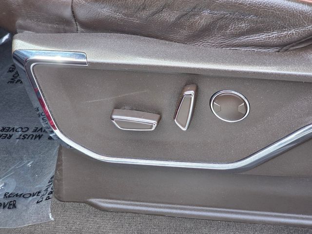 Used 2022 Red Ford King Ranch image 17