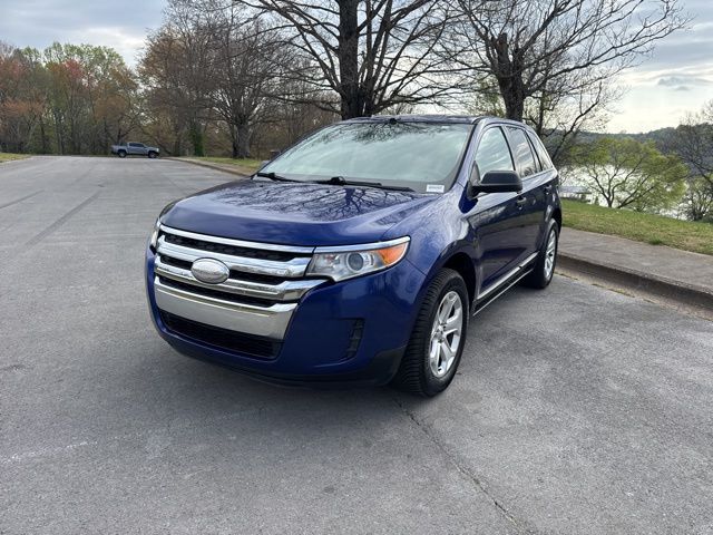 Used 2014 Blue Ford SE image 3