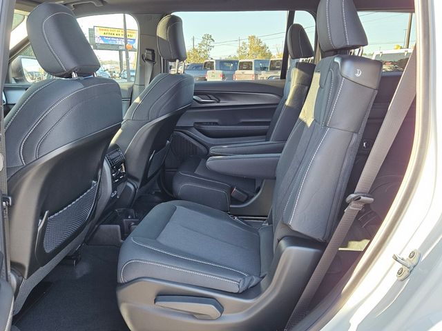 2025 Jeep Grand Cherokee L Laredo X 4x2