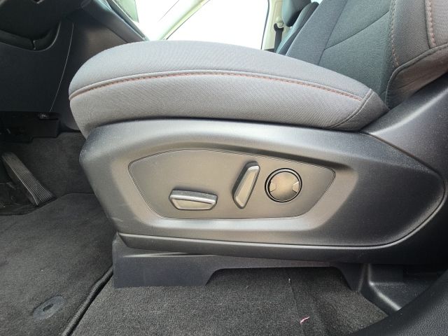 2025 Ford Explorer Active:B02488