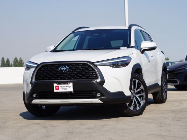 White (Wind Chill Pearl) 2024 Toyota Corolla Cross XLE FWD SUV / Crossover Front-Wheel Drive Continuously Variable Transmission
